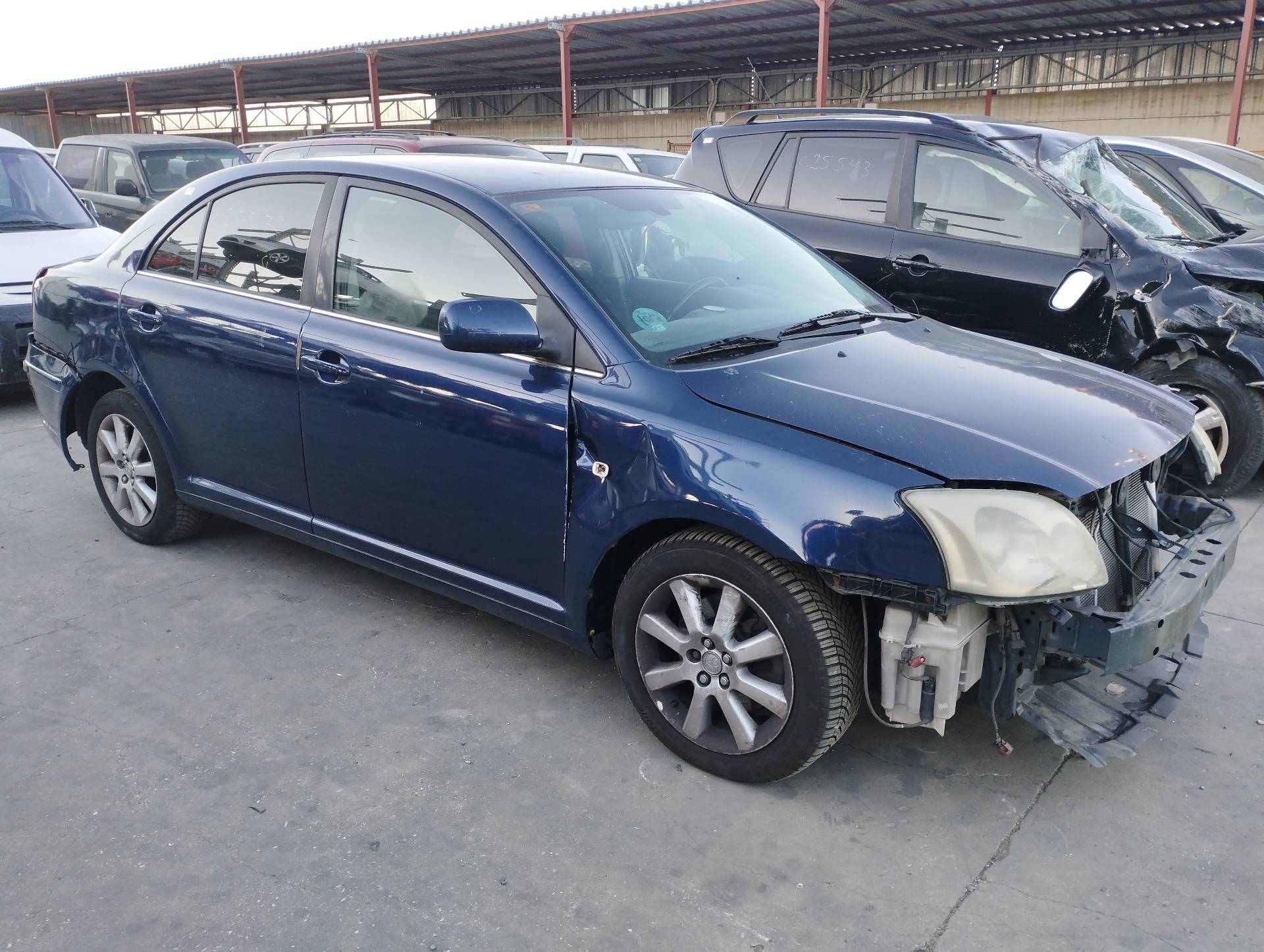 TOYOTA AVENSIS BERLINA (T25) 2003