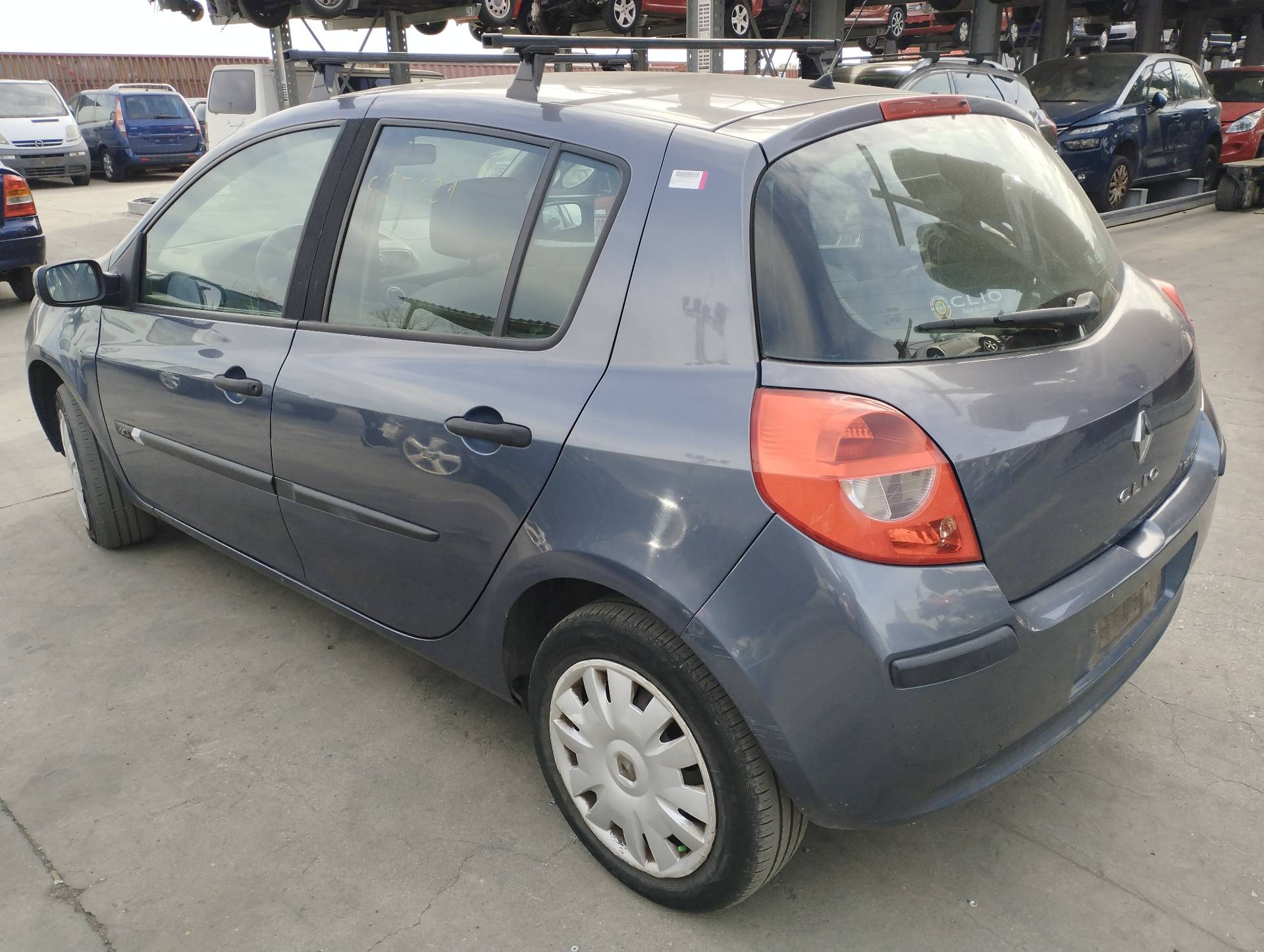 PARAGOLPES TRASERO