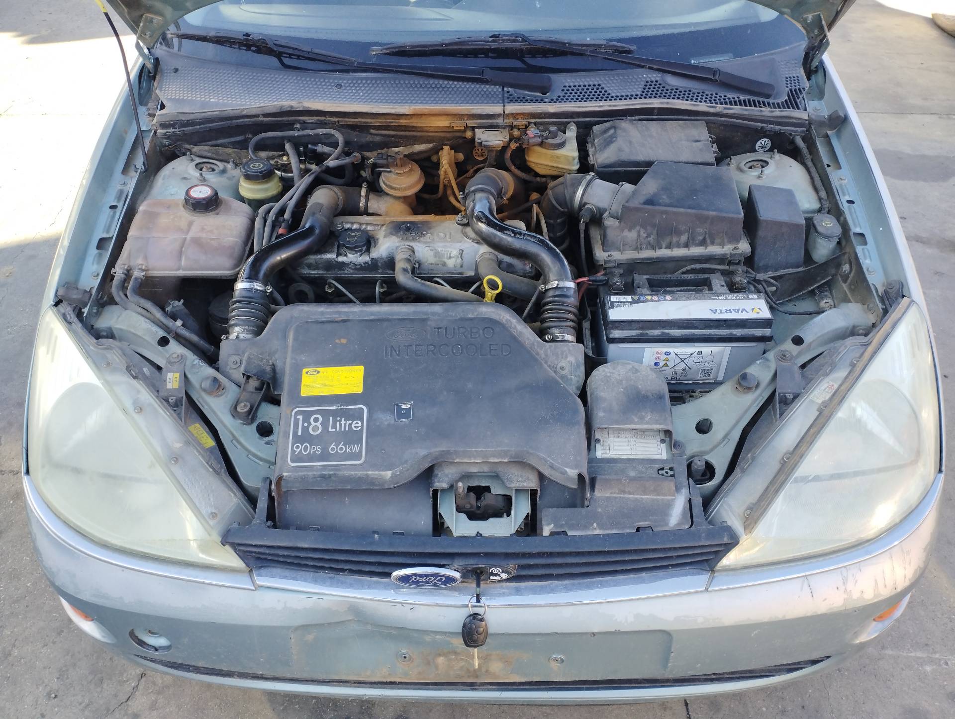 FORD FOCUS BERLINA (CAK) 1998