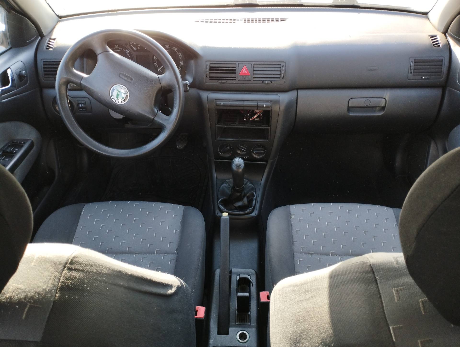 SKODA OCTAVIA BERLINA (1U2) 2000