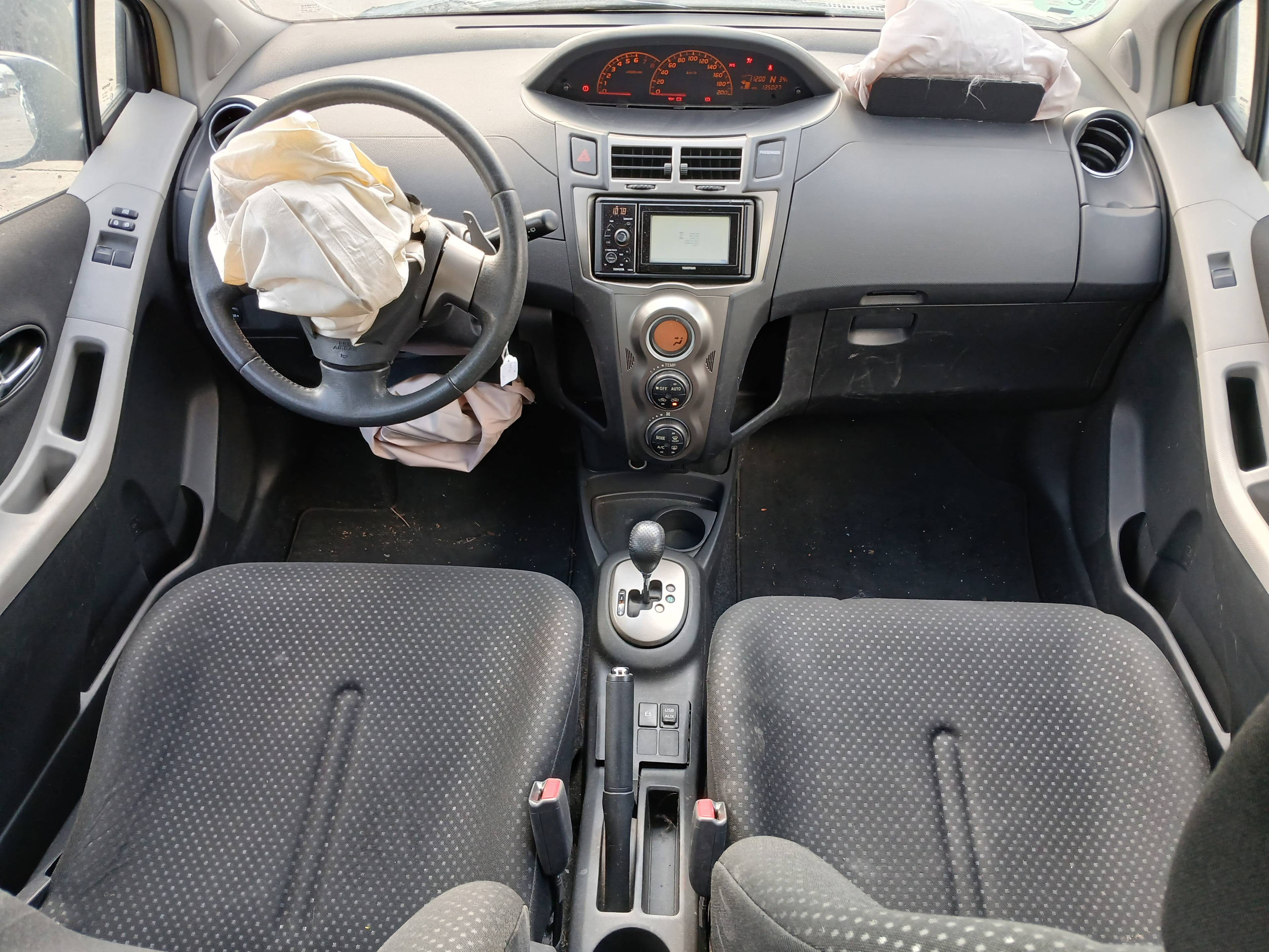 TOYOTA YARIS 2008