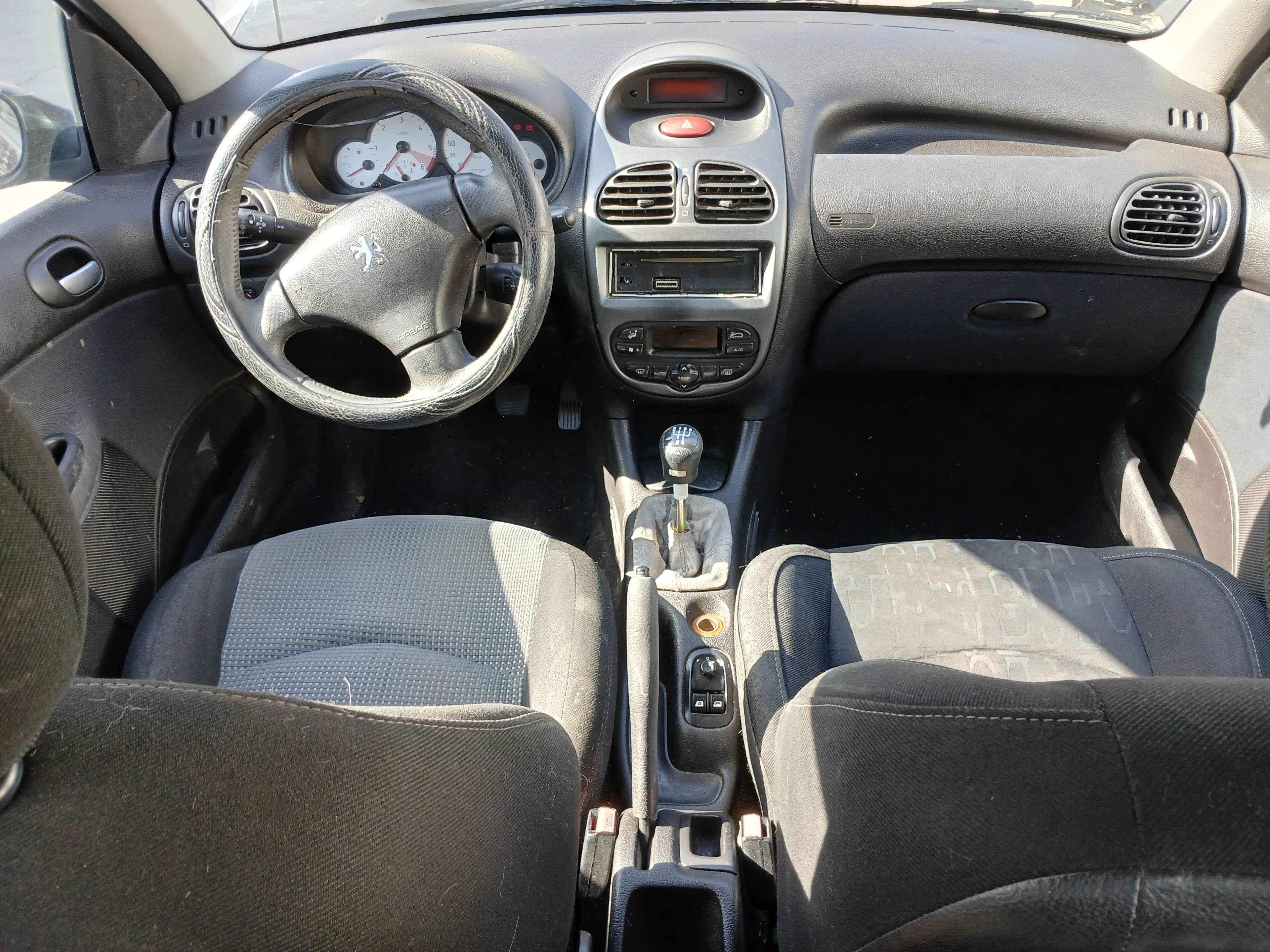 PEUGEOT 206 BERLINA 1998