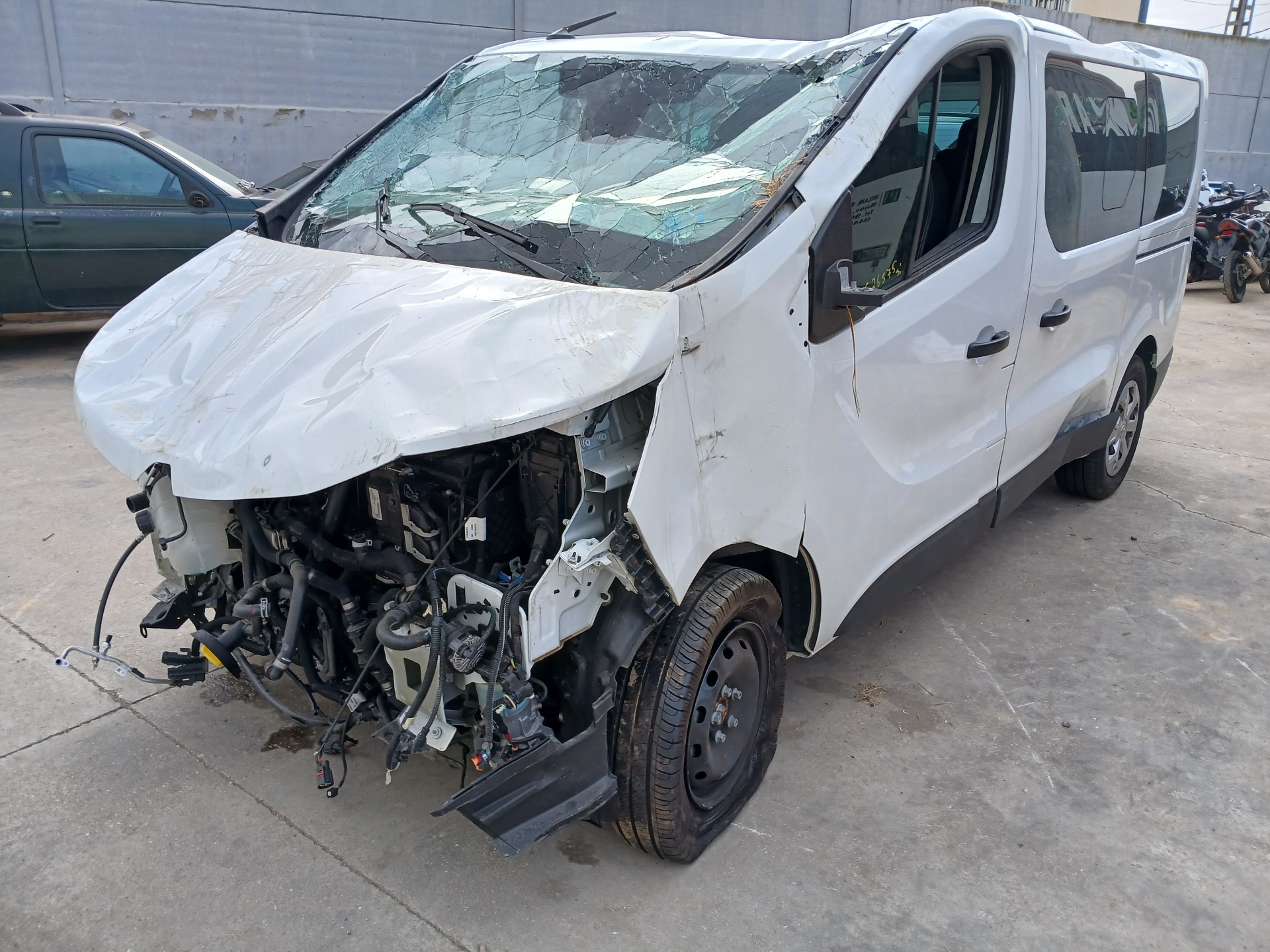 RENAULT TRAFIC FURGÓN 2014