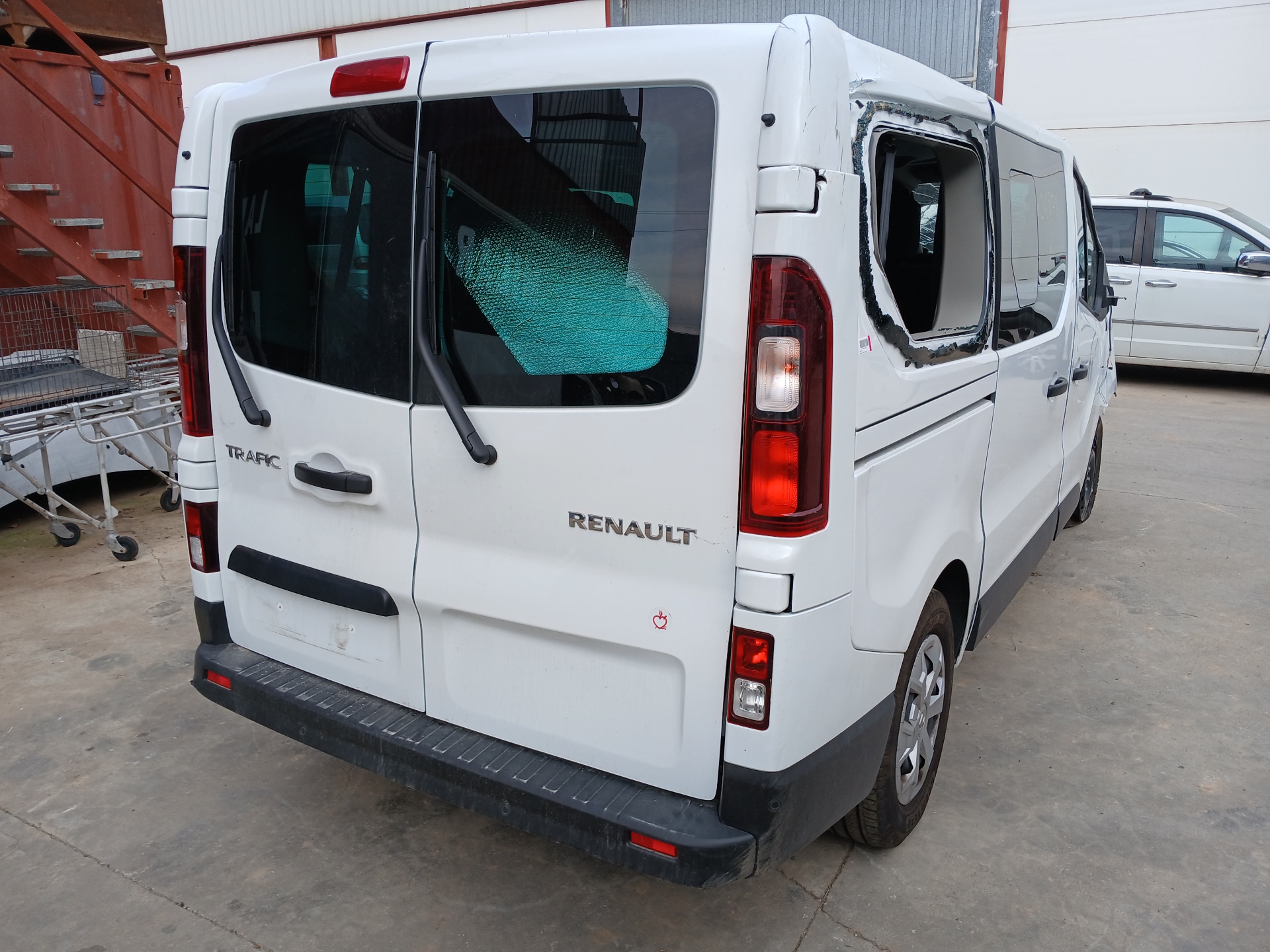 RENAULT TRAFIC FURGÓN 2014