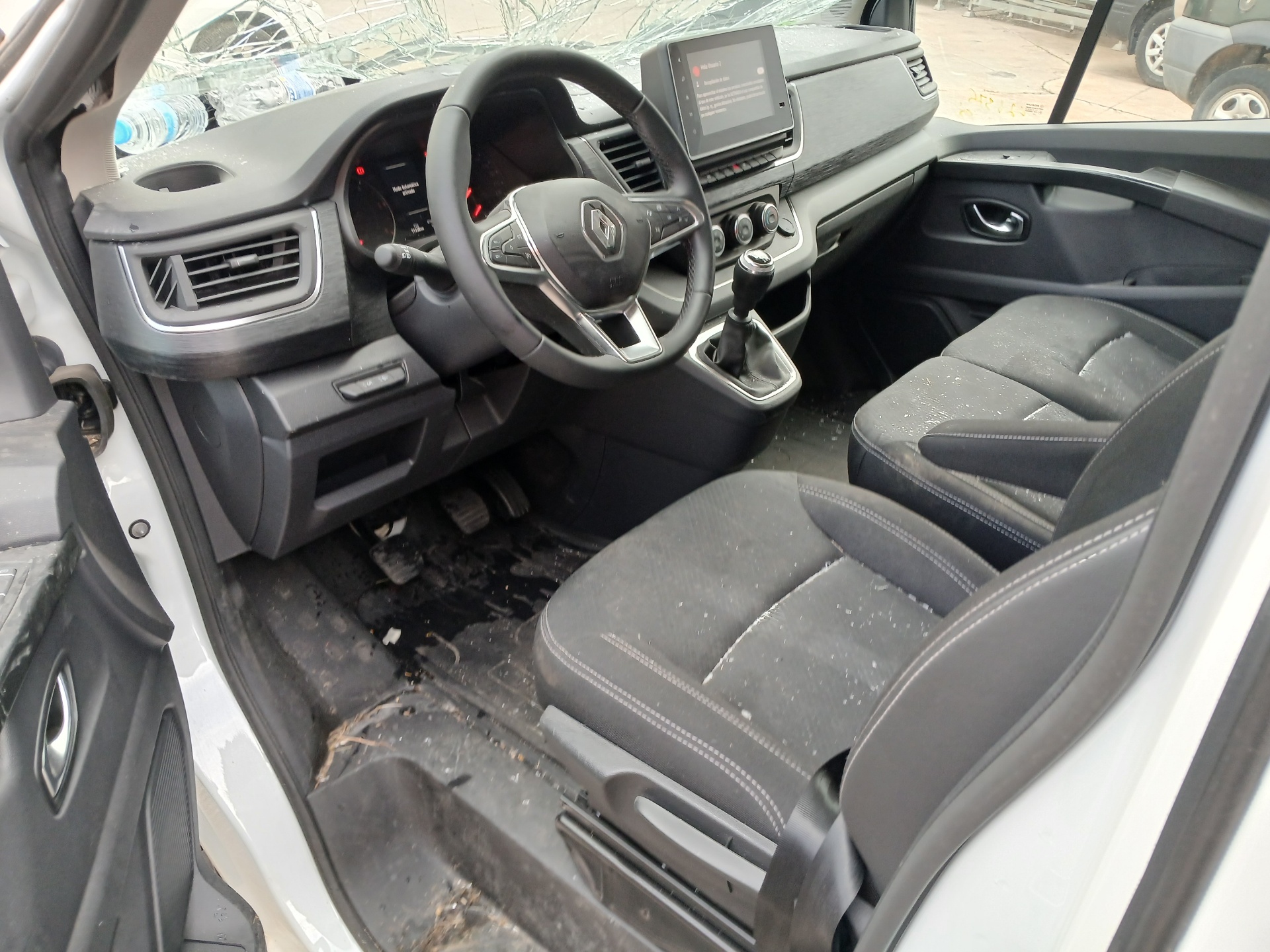 RENAULT TRAFIC FURGÓN 2014