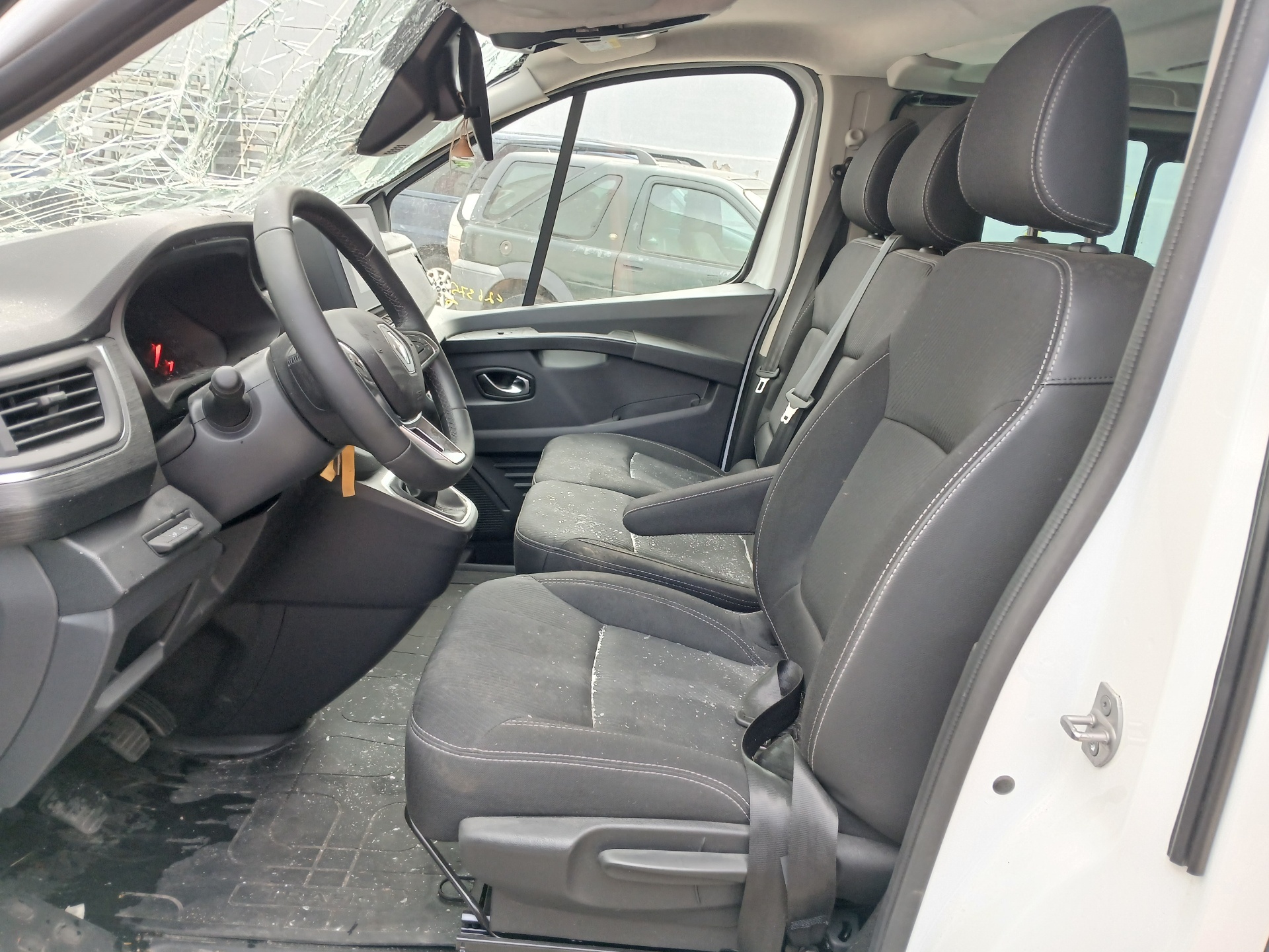 RENAULT TRAFIC FURGÓN 2014