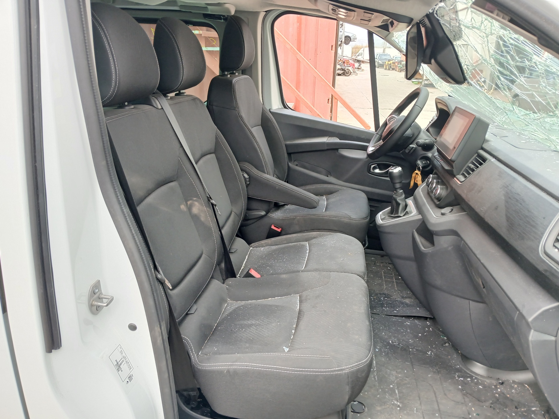 RENAULT TRAFIC FURGÓN 2014