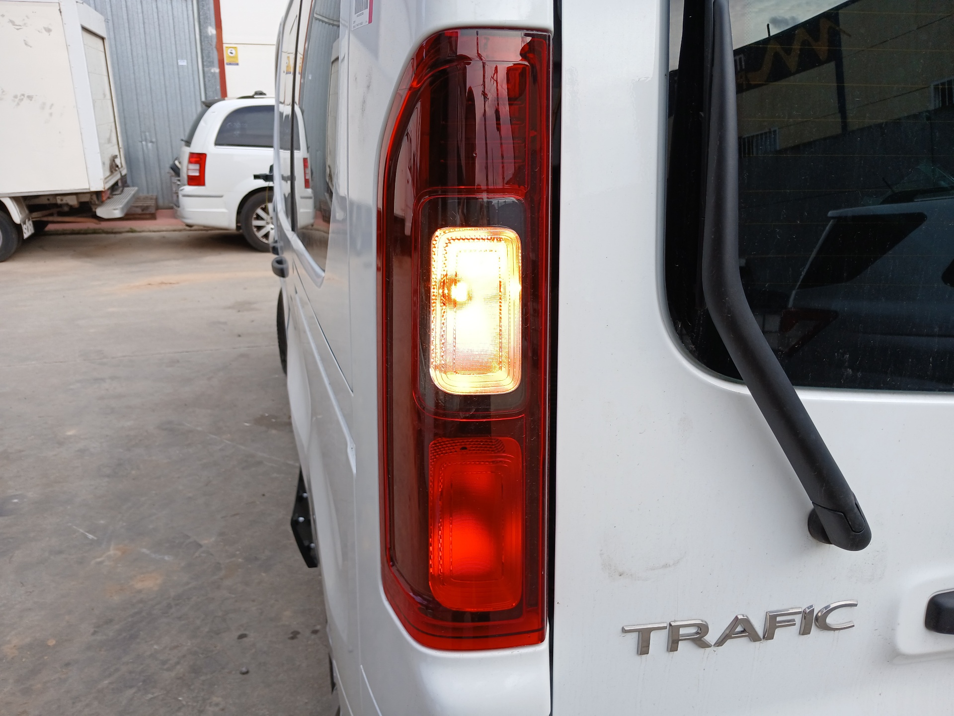 RENAULT TRAFIC FURGÓN 2014