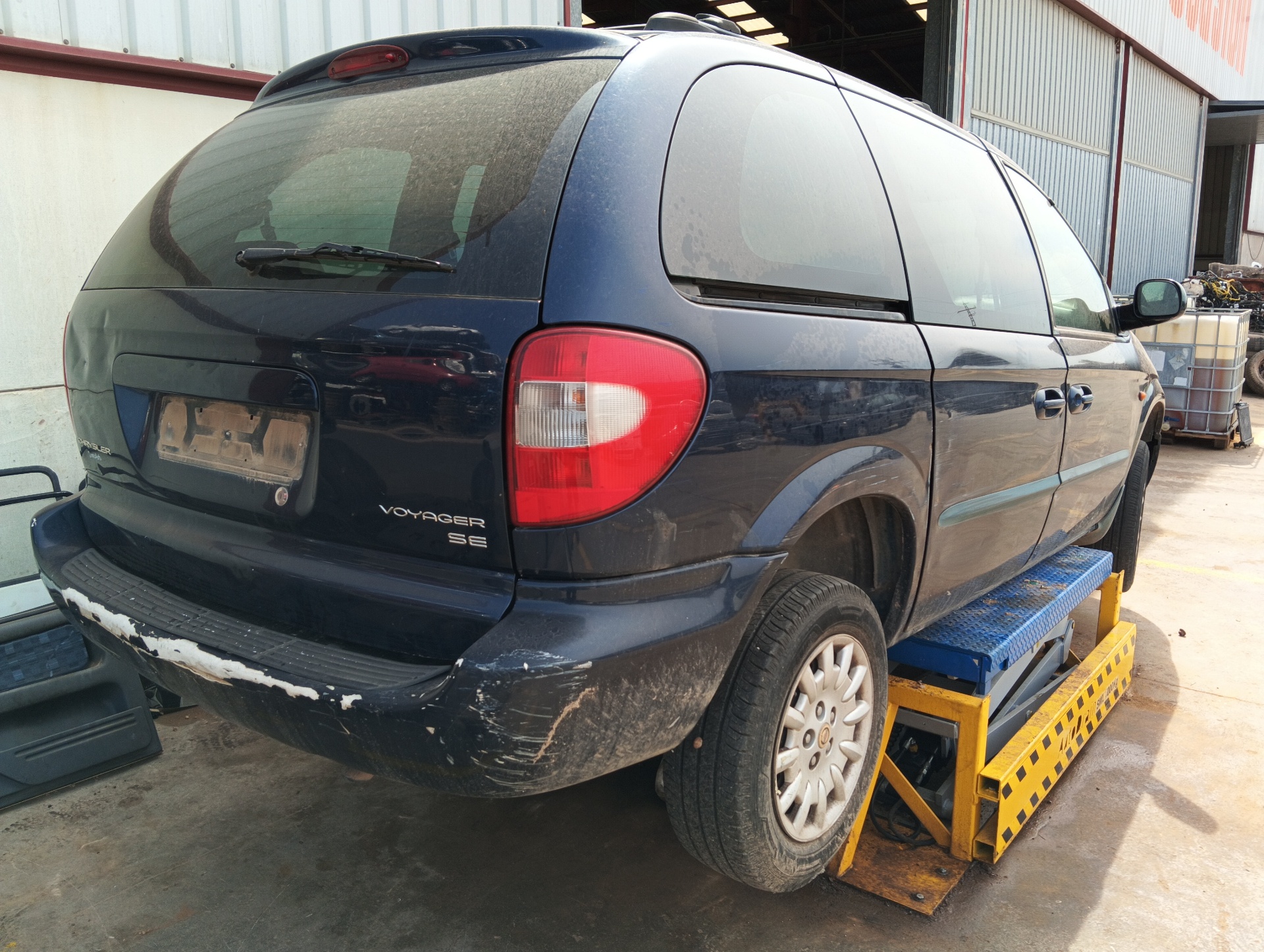 CHRYSLER VOYAGER (RG) 2001