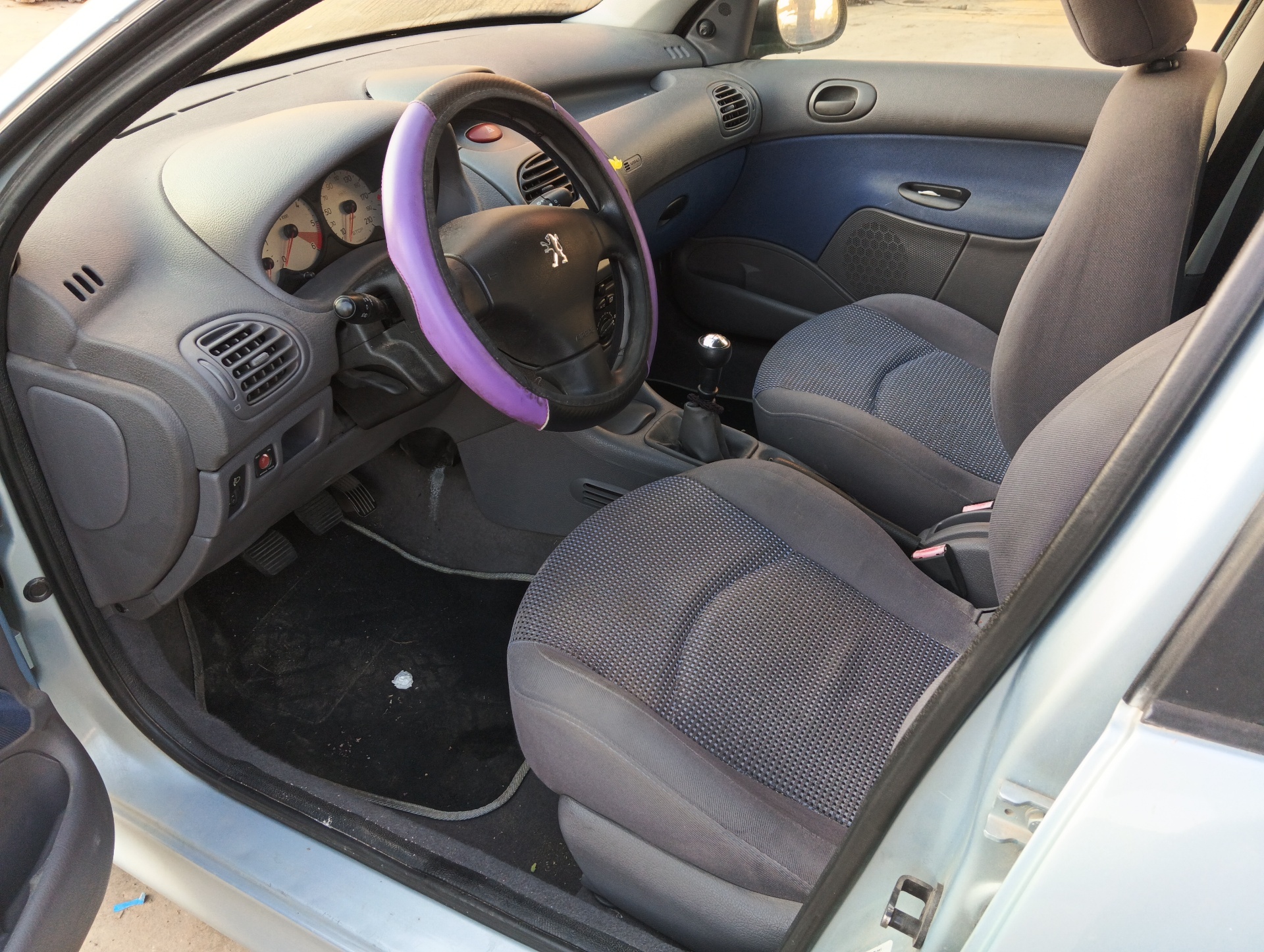 PEUGEOT 206 BERLINA 1998