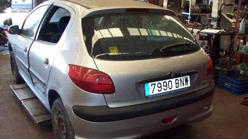 PEUGEOT 206 BERLINA 1998