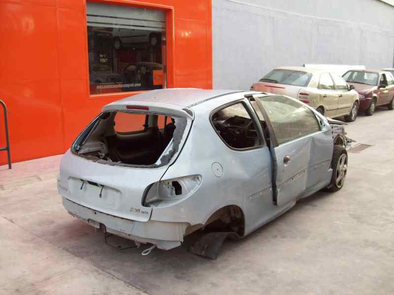 PEUGEOT 206 BERLINA 1998