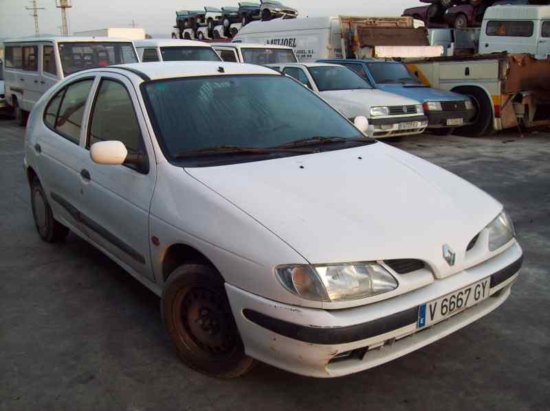 RENAULT MEGANE I BERLINA HATCHBACK 1995
