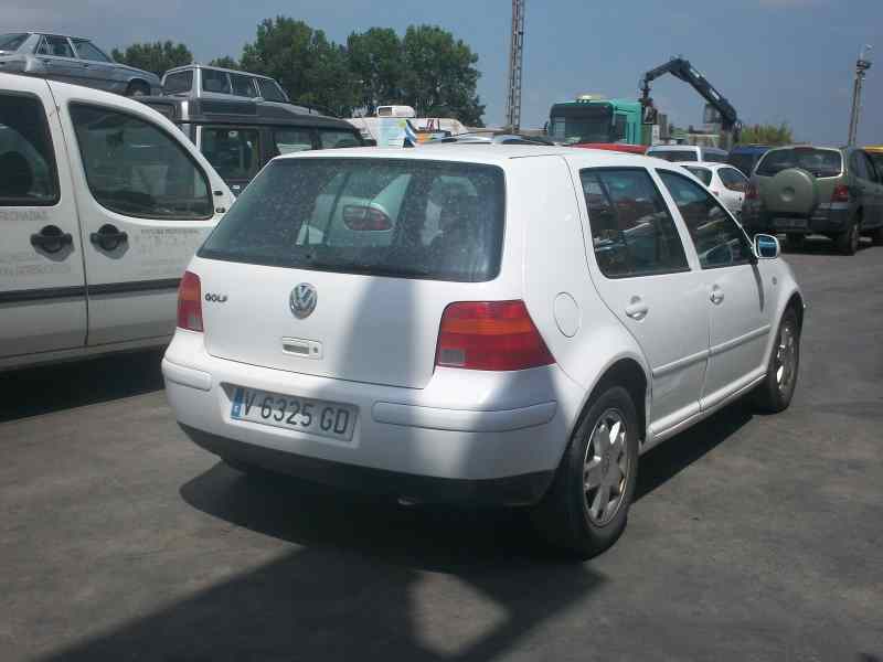 VOLKSWAGEN GOLF IV BERLINA 1997