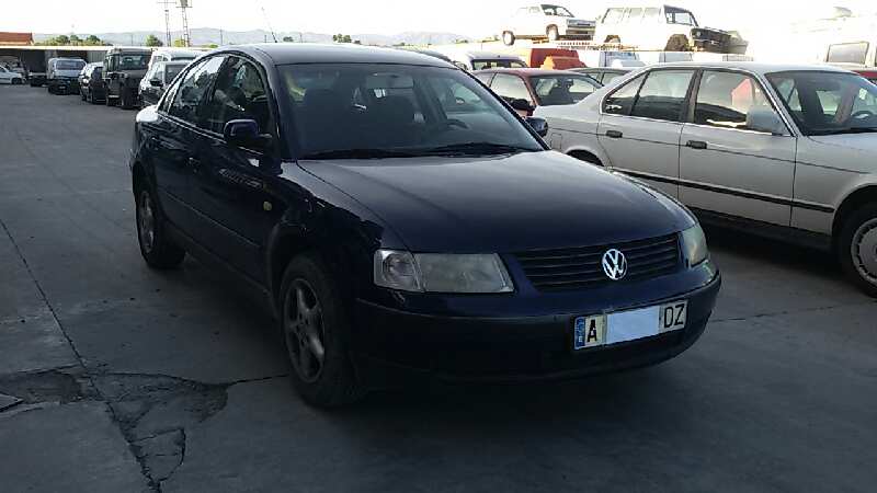 VOLKSWAGEN PASSAT BERLINA (3B2) 1998