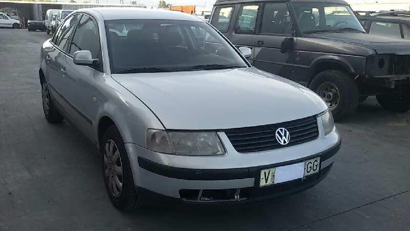 VOLKSWAGEN PASSAT BERLINA (3B2) 1996