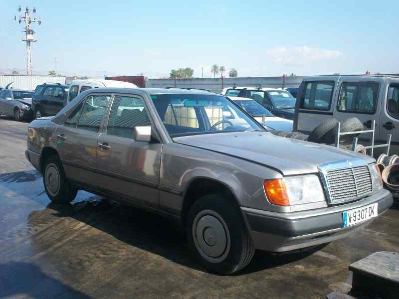 MERCEDES CLASE E (W124) BERLINA 1985