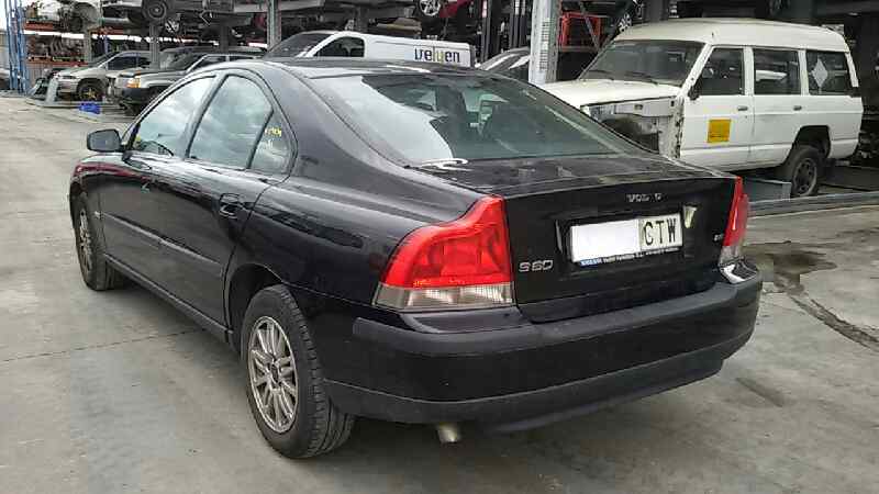 VOLVO S60 BERLINA 2001