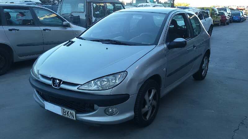 PEUGEOT 206 BERLINA 1998