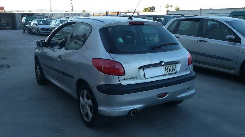 PEUGEOT 206 BERLINA 1998