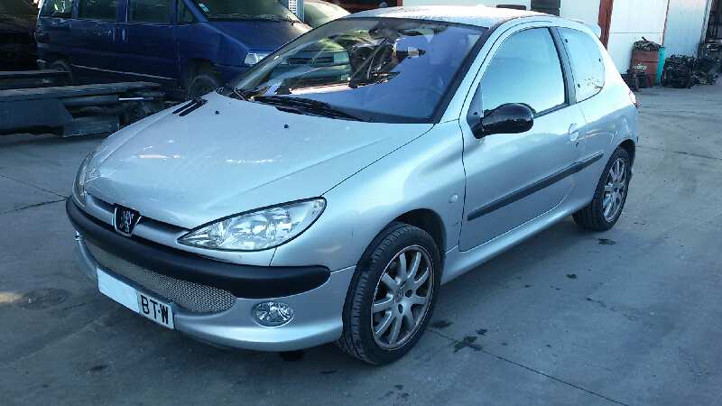 PEUGEOT 206 BERLINA 2001