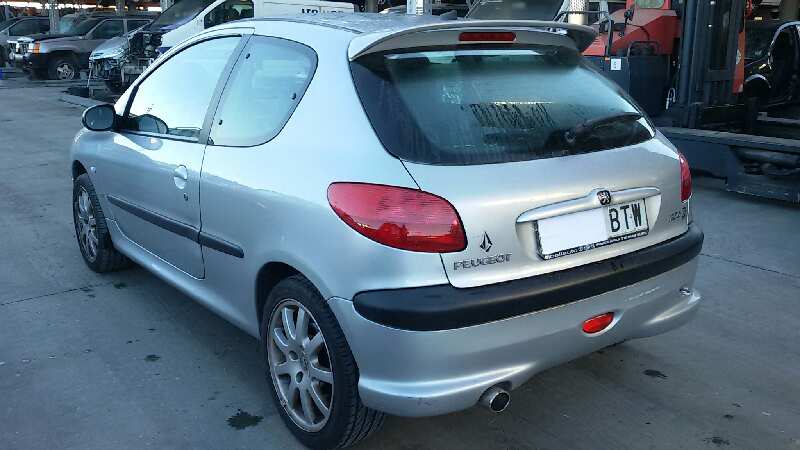 PEUGEOT 206 BERLINA 2001