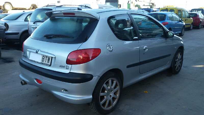 PEUGEOT 206 BERLINA 2001