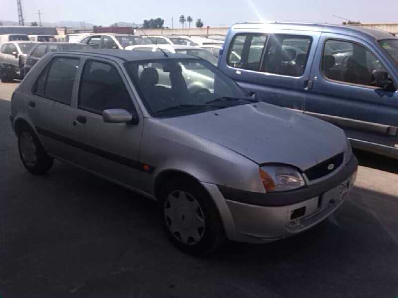 FORD FIESTA BERLINA (DX) 2000