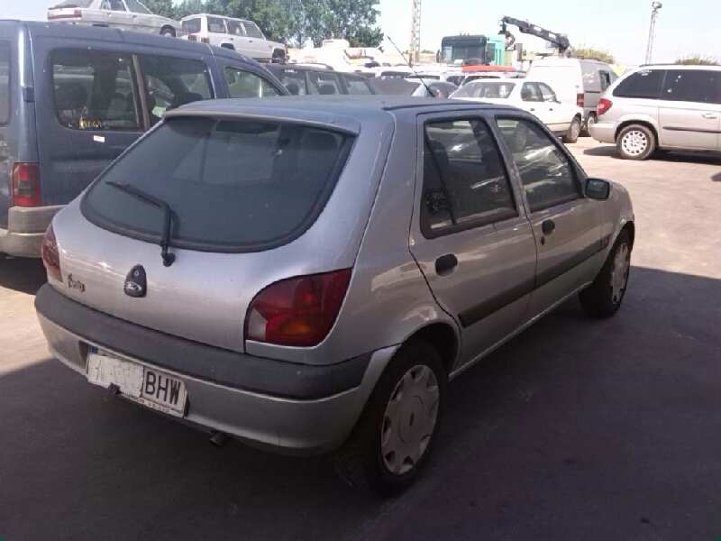 FORD FIESTA BERLINA (DX) 2000