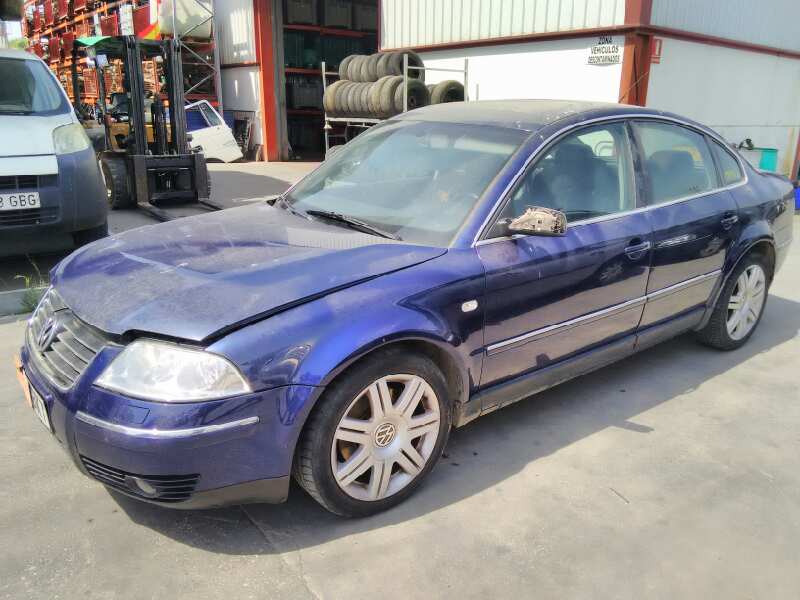 VOLKSWAGEN PASSAT BERLINA (3B3) 2000