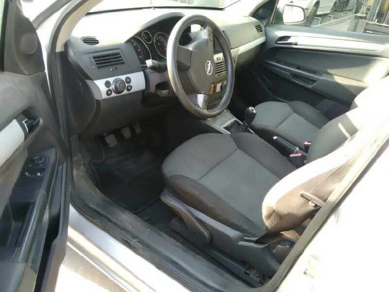 OPEL ASTRA H BERLINA 2004