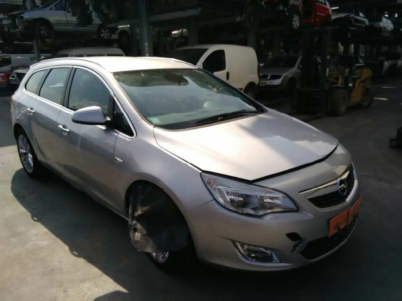 OPEL ASTRA J SPORTS TOURER 2011