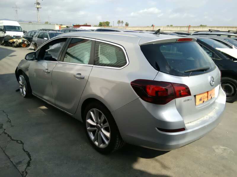 OPEL ASTRA J SPORTS TOURER 2011