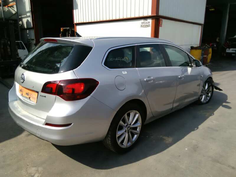 OPEL ASTRA J SPORTS TOURER 2011