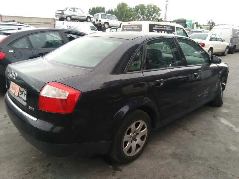 AUDI A4 BERLINA (8E) 2000