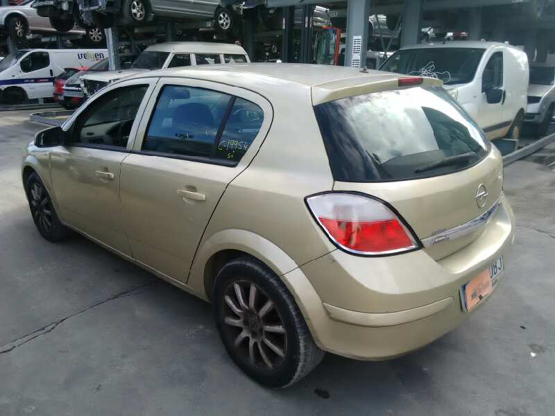 OPEL ASTRA H BERLINA 2004