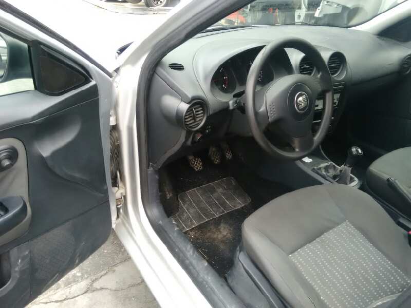 SEAT IBIZA (6L1) 2004