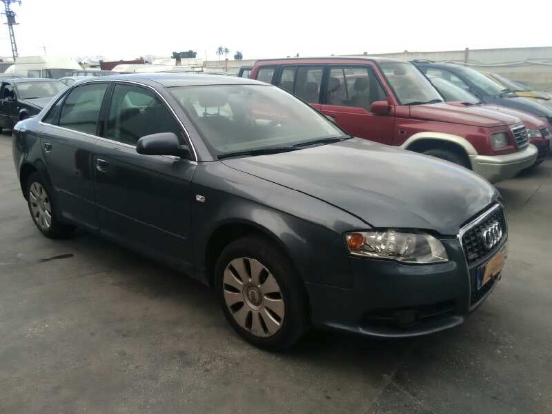 AUDI A4 BERLINA (8E) 2004