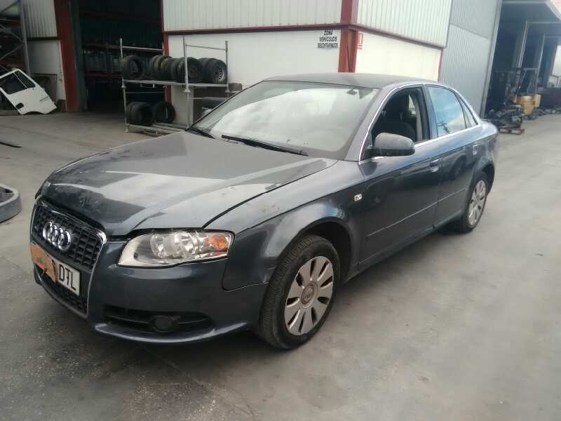 AUDI A4 BERLINA (8E) 2004