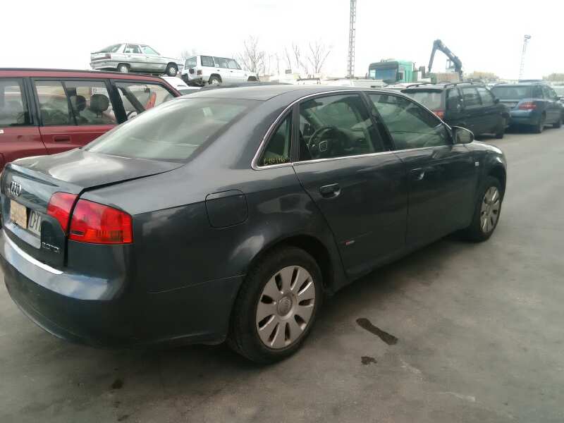 AUDI A4 BERLINA (8E) 2004