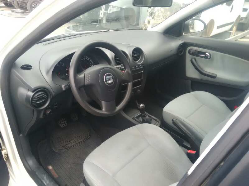 SEAT IBIZA (6L1) 2001