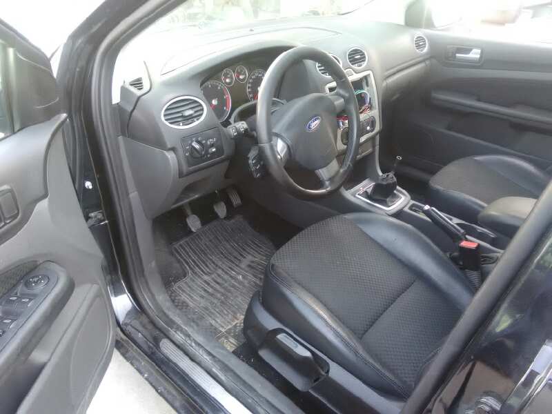 FORD FOCUS BERLINA (CAP) 2004