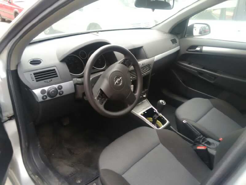 OPEL ASTRA H BERLINA 2004