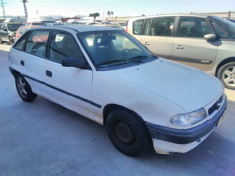OPEL ASTRA F BERLINA 1995