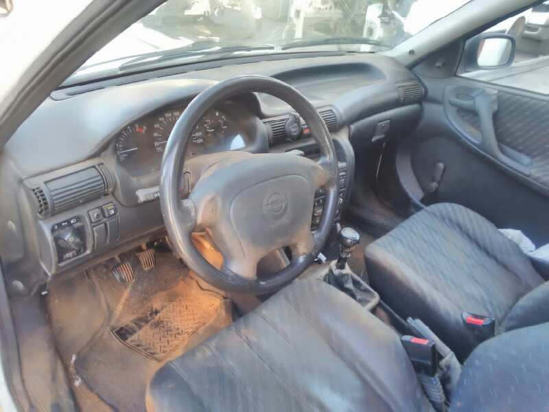 OPEL ASTRA F BERLINA 1995