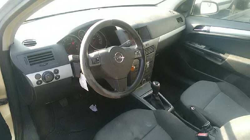 OPEL ASTRA H BERLINA 2004