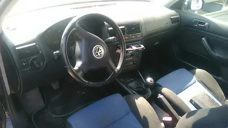 VOLKSWAGEN GOLF IV BERLINA (1J1) 2000