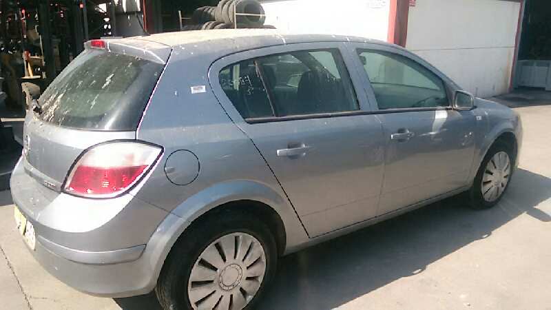 OPEL ASTRA H BERLINA 2004