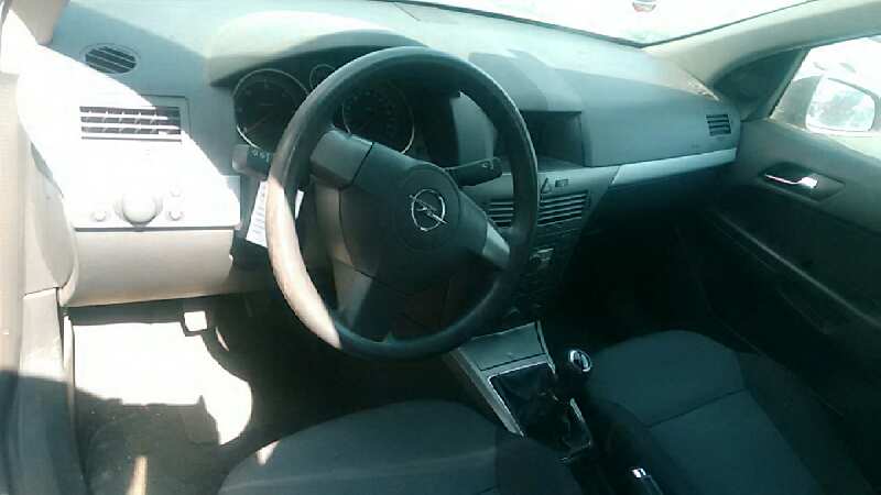 OPEL ASTRA H BERLINA 2004