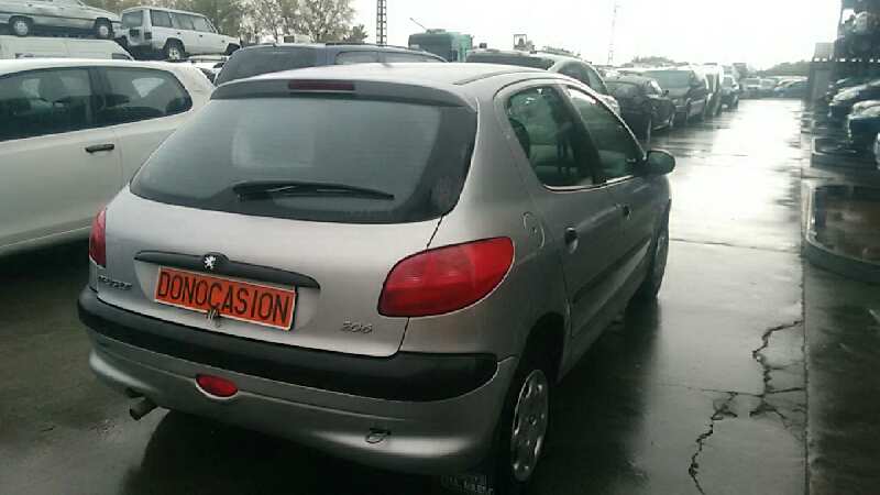 PEUGEOT 206 BERLINA 1998